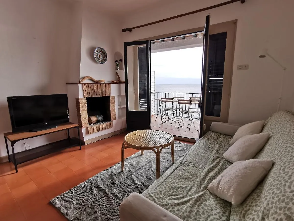 Oceanfront Apartment 30 Steps From The Beach Calella De Palafrugell